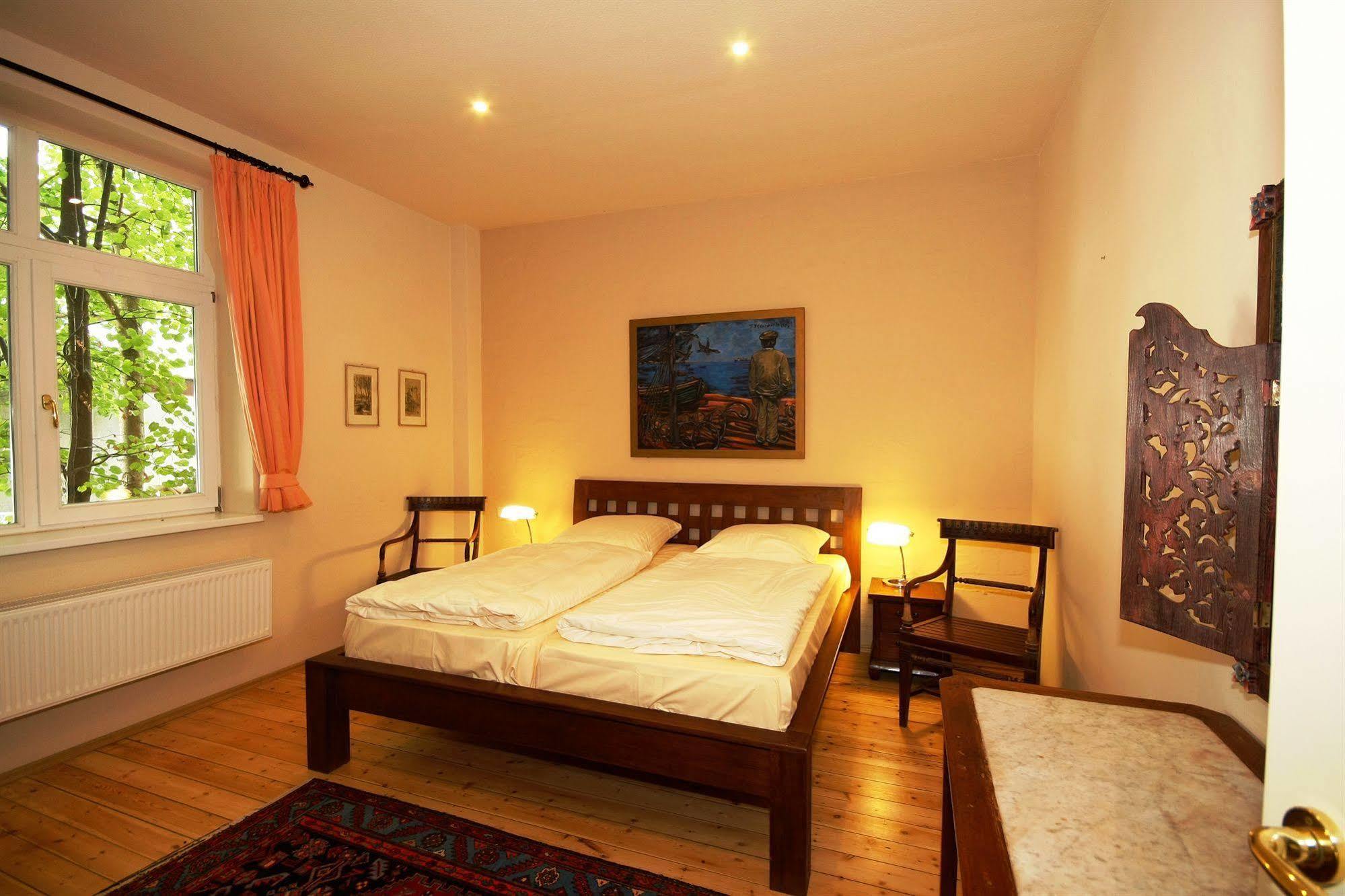 Hotel Gutenberger Lubeck Bagian luar foto